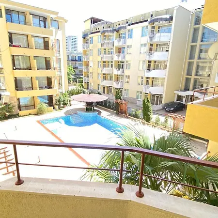 Apartment три комнаты на солнечном берегу