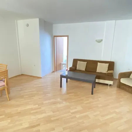 три комнаты на солнечном берегу Apartment Sunny Beach
